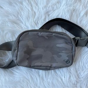Lululemon fanny pack